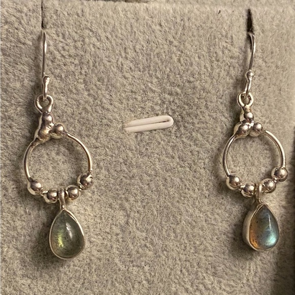 SALE! Beautiful Labradorite and 925 Sterling Silver Earrings - Picture 4 of 5